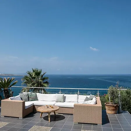 Emilia Front Sea Villa *