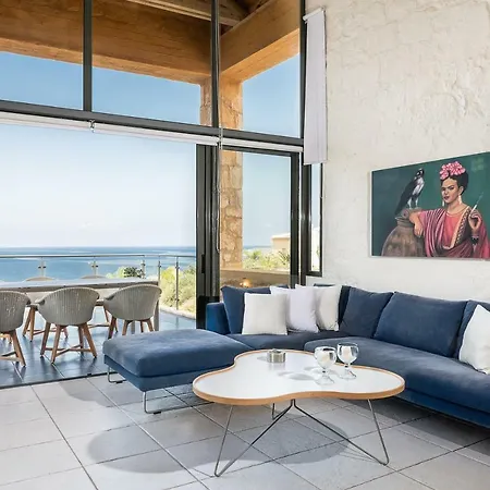 Emilia Front Sea Villa *